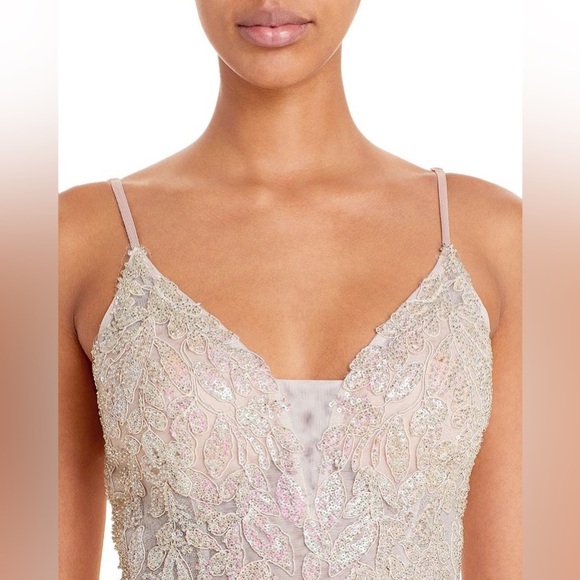 AQUA Blush Paisley Appliqué Gown - Picture 4 of 4